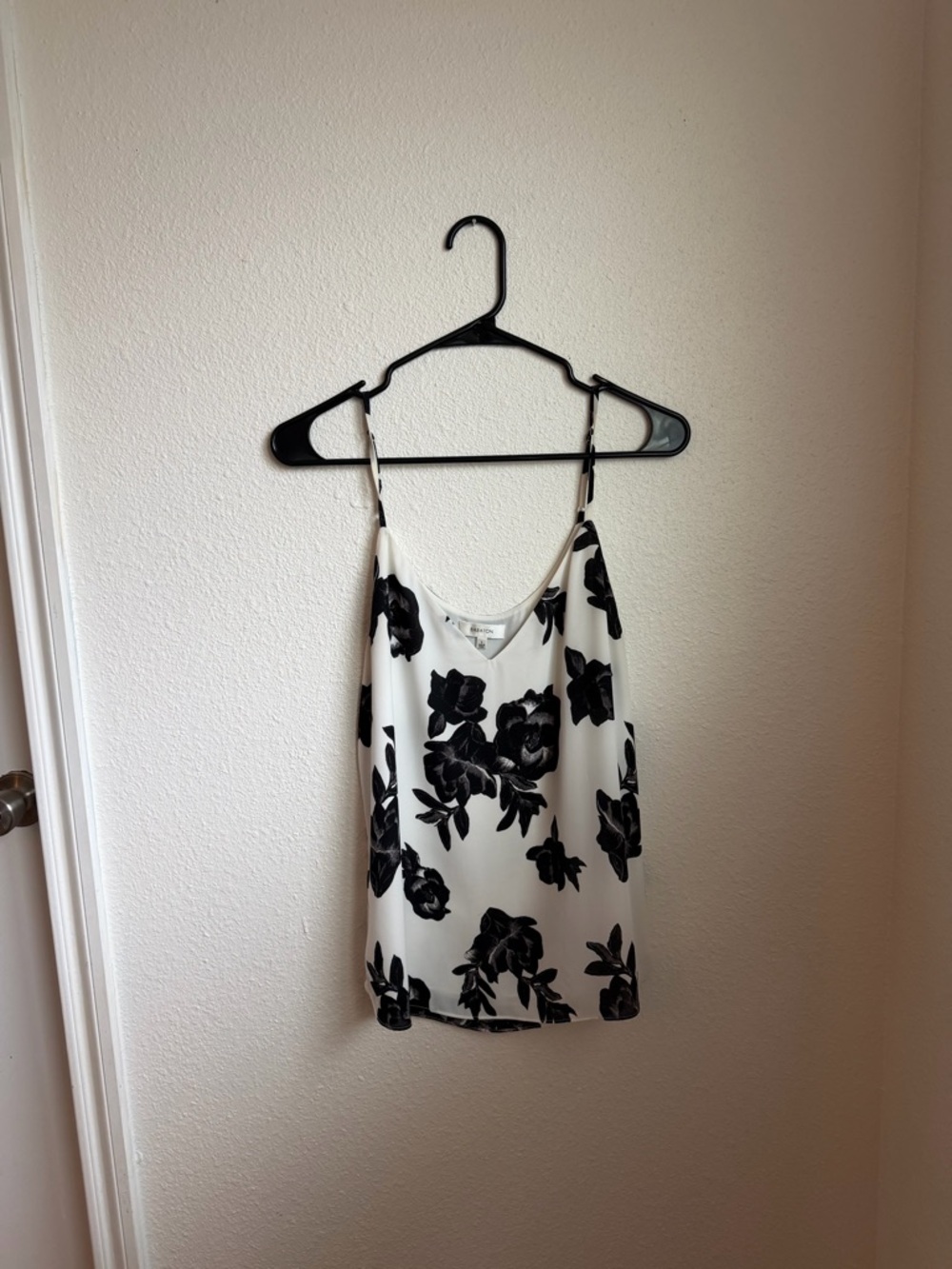 Babaton Black Floral V-Neck Spaghetti Strap Cami - White